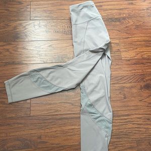 Light grey leggings